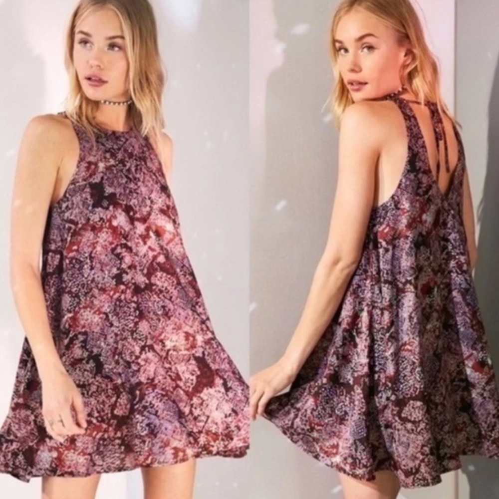 UO Silence + Noise Angel Tulip-Hem Swing Dress Size Medium NWT